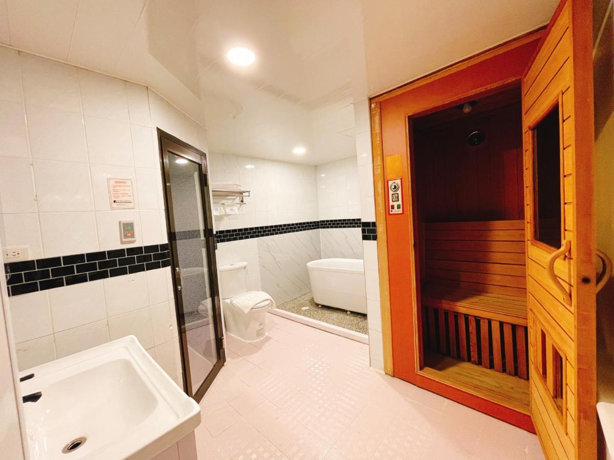 Joy Garden Hotel Kaohsiung Exterior photo
